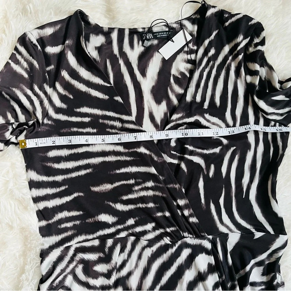 Zara NWT Zebra Animal Print Long Sleeve V-Neckline Stretch Dress Size Medium - Picture 14 of 15